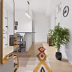 Bistro Walk Apartment *