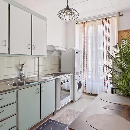 Apartment Bistro Walk